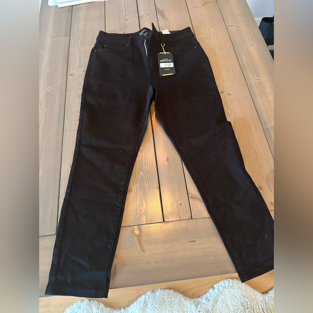 RW&CO. Natalie Crop Black Jeggings